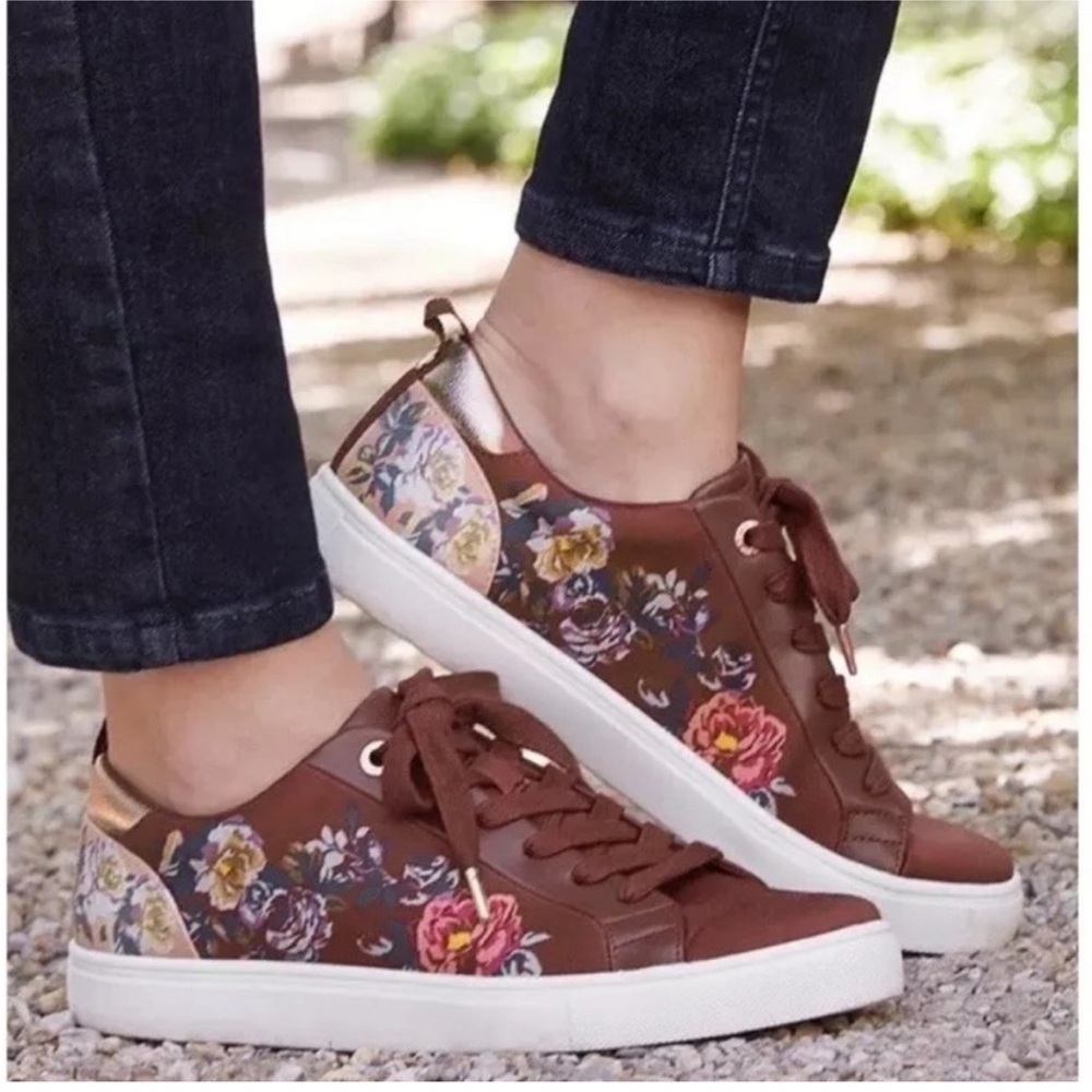 Matilda Jane Run Around Town Sneakers 6.5 Burgundy Maroon Floral Lace Up Shoes